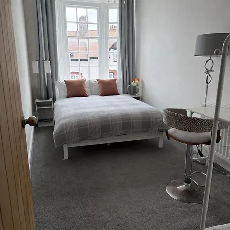 Apartment The Douglas Sleeps 6 Near Bae Systems Barrow-in-Furness